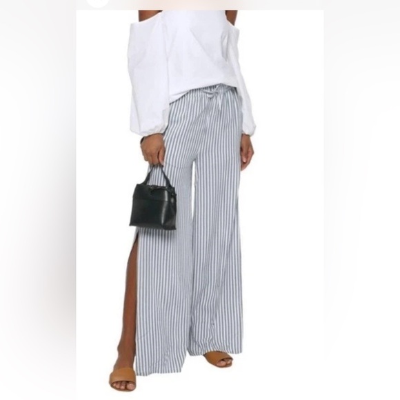 Onia Pants - Onia White and Navy Vertical Stripe Linen Shorts